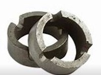 Borrsegment till ett utbytbart verktyg.
Segmenten utgör en del som ska lödas eller svetsas fast på ett borrör för att bilda ett diamantborr. Monterad i en borrmaskin är borren avsedda för håltagning i betong men även kakel, klinker, tegel, sten, järn och asfalt.
Varan består av syntetiska diamanter i storleken 0,2 – 0,6 mm vilka blandas och sintras tillsammans med ett metallpulver till en homogen enhet och fästs på en stomme. Beroende på applikation kan det vara olika typer av metallpulver (järn, nickel, kobolt, volframkarbid m.fl.) Segmenten kan vara olika utformade beroende på dess slutgiltiga användning (borrörets diameter och storlek etc.)