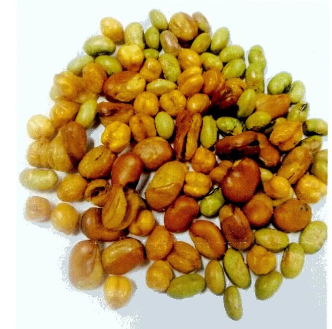 Snacksmix i form av grönsaksblandning enligt uppgift innehållande rostade edamamebönor, friterade bondbönor, friterade kikärtor, rapsolja och salt. Föreligger i påse om 5 kg.