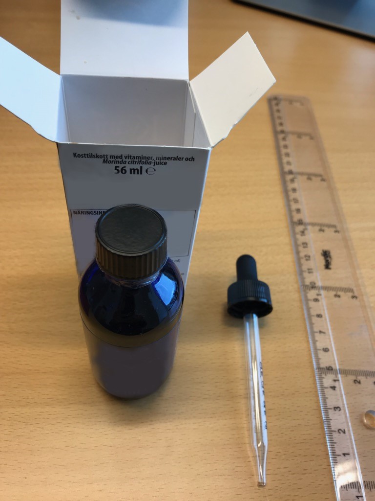 Alkoholfri dryck i form av ett drickfärdigt kosttillskott, enligt uppgift innehållande: glycerin, vatten, magnesiumklorid hexahydrat, fruktos, noni-juice, färgämne sockerkulör, surhetsreglerande medel (citronsyra), smak av grönmynta, zinksulfat, maskeringsmedel, nikotinamid, tiamin mononitrat, mikroenkapslad och kromklorid. Produkten är förpackad i glasflaska om 56 ml och föreligger i detaljhandelsförpackning tillsammans med en pipett för doseringsändamål.