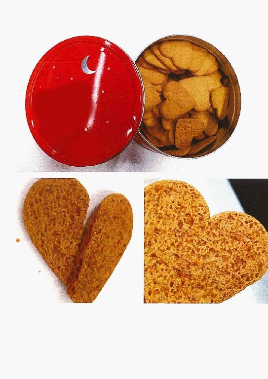 Bakverk i form av hjärtformade pepparkakor i detaljhandelsförpackning (rund plåtburk med lock) om 500 gram.
Pepparkakorna består enligt uppgift bland annat av vetemjöl, socker, margarin, vatten, salt, kanel, ingefära och kryddnejlika. 
Pepparkakorna innehåller;
•	mer än 50 viktprocent mjöl, socker och fett.
•	mindre än 12 viktprocent vatten.
•	mindre än 35 viktprocent fett.
 Pepparkakorna innehåller enligt uppgift inget mjölkfett.