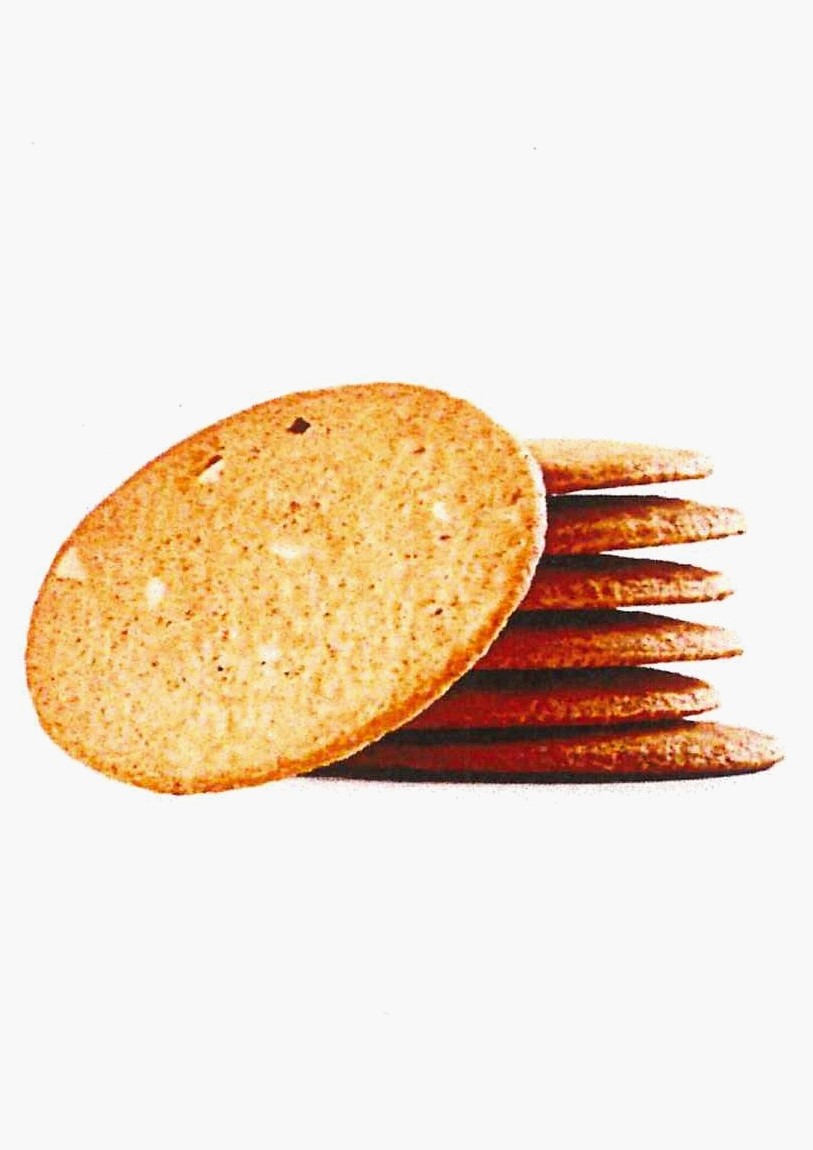 Bakverk i form av runda pepparkakor med mandel i detaljhandelsförpackning om 170 gram.
Pepparkakorna består enligt uppgift bland annat av vetemjöl, socker, margarin, vatten, salt, mandel, kanel, ingefära och kryddnejlika. 
Pepparkakorna innehåller;
•	mer än 50 viktprocent mjöl, socker och fett.
•	mindre än 12 viktprocent vatten.
•	mindre än 35 viktprocent fett.
Pepparkakorna innehåller enligt uppgift inget mjölkfett.