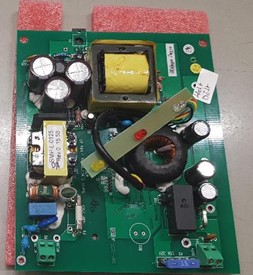 Bestyckad tryckt krets till en batteriladdare.
Varan är en vital del till batteriladdaren och avsedd att ladda elektriska rullstolar.
Det är fråga om ett inkomplett kretskort med aktiva och passiva komponenter som saknar vissa delar som byglingar m.m. och mjukvara.