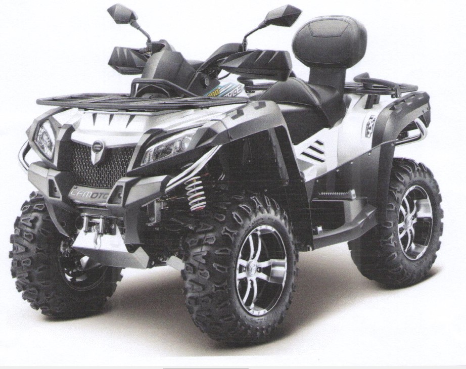 Ett nytt terränggående fyrhjuligt motorfordon (ATV All Terain Vehicle) med förbränningskolvmotor med gnisttändning, med en cylindervolym av 800 cc, en effekt av 45 kW och en torrvikt av ca 445 kg.
Fordonet har enligt uppgift följande särskilda kännetecken:
 — ett styrsystem av biltyp (Ackermanprincipen) som manövreras med hjälp av ett styre,
 — bromsar på både fram- och bakhjul,
 — en automatisk koppling och en backväxel,
 — en motor som är särskilt avsedd för användning i svår terräng och som ger tillräcklig dragkapacitet på låga varv,
 — kraftöverföring till hjulen med hjälp av axlar,
 — däck med grovt utformade mönster för terrängkörning,
 — en draganordning utformad så att fordonet kan dra eller skjuta åtminstone två gånger fordonets egen torrvikt,
 — en dragkapacitet för ett icke-bromsat släp av ca 1149 kg,
 — motorn kan åstadkomma maximal dragkraft med hjälp av en differentialspärr,
 — en fast monterad vinsch lämplig för att dra timmerstockar,
 — mått: 2320 X 1180 X 1360 mm (L X B X H)