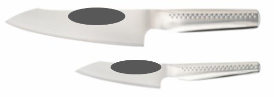 En sats bestående av två knivar vilka utgörs av en kockkniv (s.k. santokukniv) och en
allkniv.
Knivarna är avsedda att användas vid matlagning.
Knivarna har fast blad med skärande egg och är enligt uppgift tillverkade av rostfritt stål.
Varan är förpackad för försäljning i detaljhandeln.