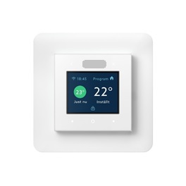 Rumstermostat för styrning av elektriskt värmegolv etc.
Golvvärmetermostaten är elektronisk, med givare och har flertalet individuellt justerbara energisparprogram samt färgdisplay med pekskärmsnavigering.
Termostaten är förberedd för wifi.
Den stödjer åtta olika givartyper och passar i de vanligast förekommande ramsystemen. Termostaten visar även energiförbrukning och historik.
Lämplig för hemmiljö och offentlig miljö som hotell samt för mindre snösmältningsanläggningar.
Mått (mm): 87 x 39 x 87