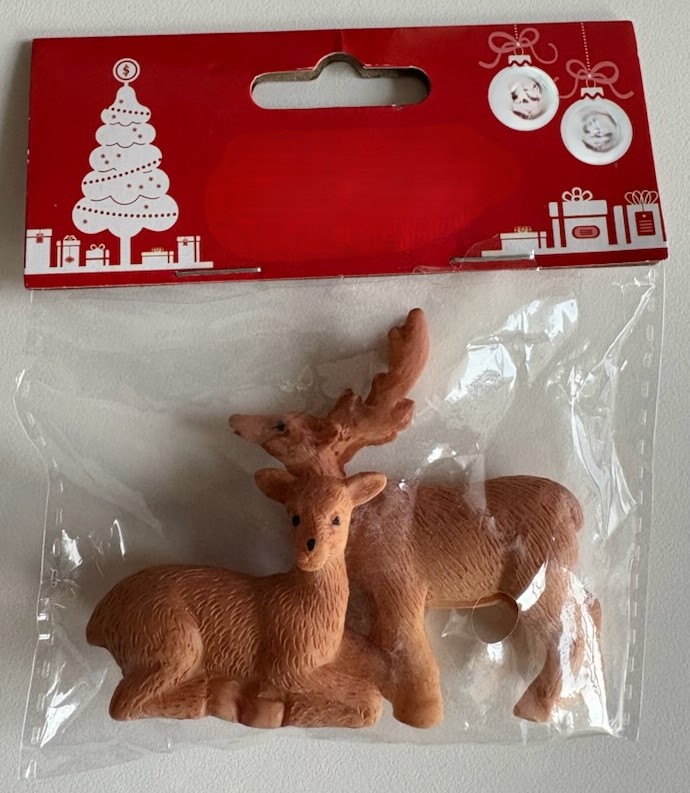 Leksaker i form av ett liggande och ett stående rådjur.
Rådjuren är enligt uppgift tillverkade av plast (resin d.v.s. epoxyharts). Det bifogade varuprovets mått är: stående rådjur höjd ca 6 cm och bredd ca 6 cm, liggande rådjur höjd ca 3 cm och bredd ca 4 cm.
Rådjuren är förpackade om två stycken för försäljning i detaljhandeln.