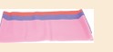 Vara av gummi i form av ett färgat elastiskt band föreliggande i en detaljhandelsförpackning. Bandet har en rektangulär form med vinkelräta hörn och rakt avskurna kanter enligt uppgift med måtten 1500 mm lång, 150 mm bred och 0,35 mm tjock.
Varan är avsedd att användas som ett träningsredskap vid kroppsövningar.
Enligt utförd laboratorieanalys är träningsbandet tillverkat av poly(styren-etylen-butylen), polymeren är omättad och har ett högt jodvärde. Analysen visar också på att materialet är ovulkaniserat och att svavel inte kan påvisas.