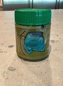 Beredning av nötter, enligt uppgift i form av en pistagekräm, varan föreligger i detaljhandelsförpackning/glasburk om 190 gram.
Produkten är avsedd att användas till bakning och desserter.
Varan innehåller socker, vegetabilisk olja, pistaschnötter, vasslepulver, emulgeringsmedel: solroslecitin, färgämne och arom.