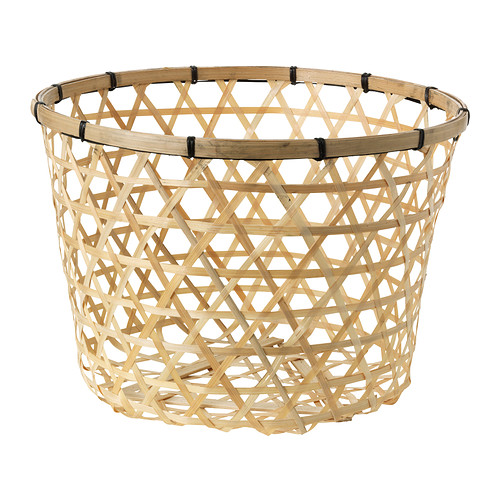Korg av cirkulär form med basmaterial av bambu och bindningsmaterial av ormbunke, enligt uppgift flätad och skuren för hand. Varan har en diameter av 320 mm, en höjd av 220 mm och en vikt av 120 g. Flätningsmaterialet av bambu är det som ger varan dess huvudsakliga karaktär.