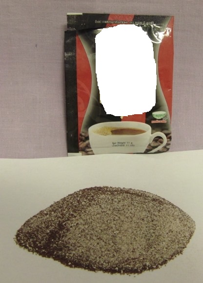 Snabbkaffe
Pulver för beredning av kaffe, enligt uppgift innehållande vegetabilisk grädde, kaffepulver, oligofruktos, extrakt från vit kidneyböna, L-karnitin-L-tartrat, kaktusextrakt, krompikolinat och sukralos. Kaffepulvret föreligger i en portionspåse (11 gram) och är efter tillsättning av varmt vatten konsumtionsfärdig.