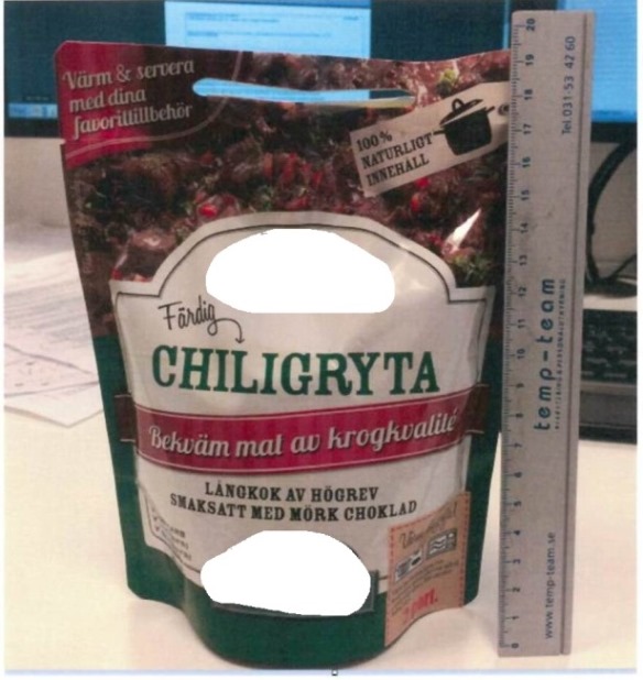 Livsmedelsberedning
Färdiglagad, fryst maträtt med kött, enligt uppgift innehållande kött (högrev), paprika, rapsolja, lök, socker, kryddor, stärkelse (vegetabilisk), mörk choklad (utan mjölk), salt och kakao. Köttet blandas och värmebehandlas (kokas) tillsammans med övriga ingredienser och förpackas i hermetiskt tillsluten förpackning för att därefter frysas in. Föreligger i detaljhandelsförpackning om 400 gram.