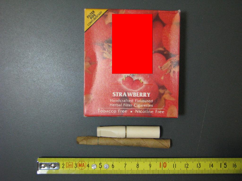 Cigarete, ročno izdelane iz posušenih zelišč, ter aromatizirane z aromo jagode.
Ne vsebujejo niti tobaka niti nikotina.

Pakirane so v kartonsko škatlico po 20 kosov, skupaj z ustnikom iz plastične mase za večkratno uporabo.