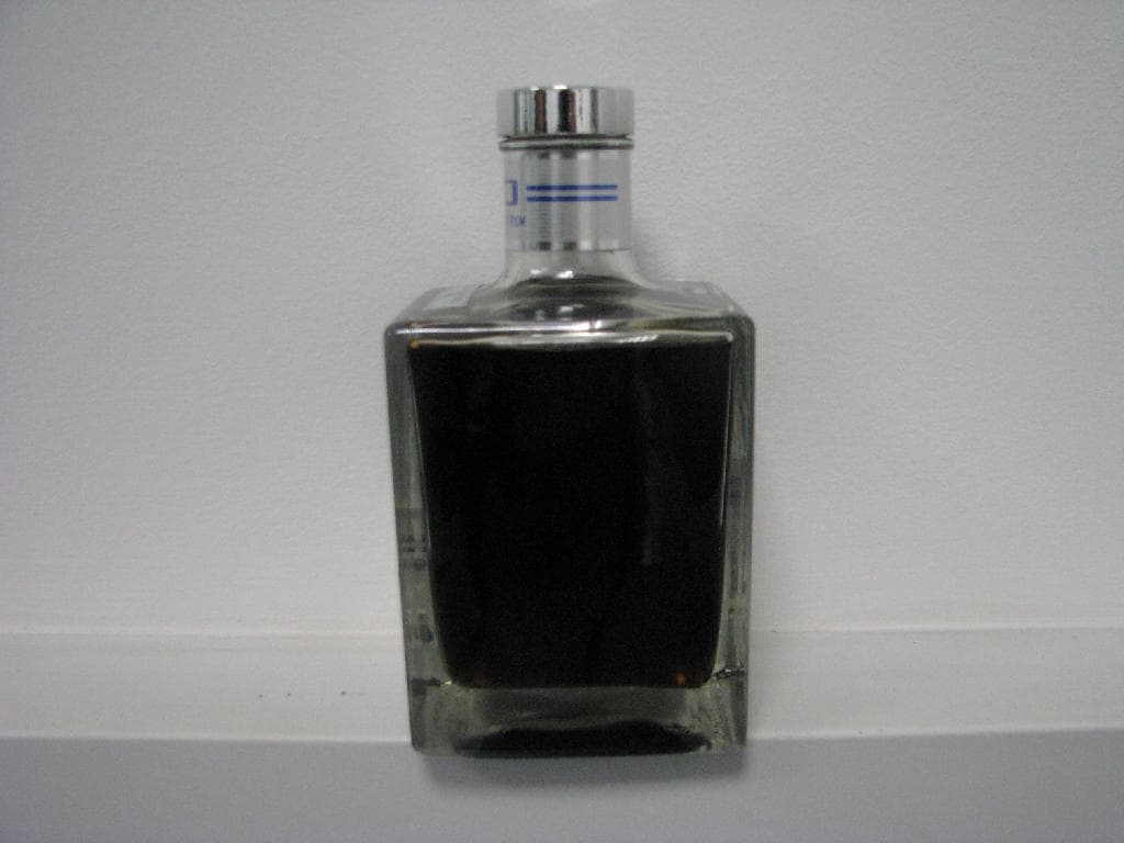 Rum, izdelan po tradicionalni kubanski metodi z destilacijo fermentiranih proizvodov iz sladkornega trsa, star 25 let, z vsebnostjo alkohola 42 vol %, v obliki tekočine rjave barve, prijetnega vonja po rumu. 
Proizvod vsebuje 225 g ali več hlapljivih sestavin (razen etilnega in metilnega alkohola) na hektoliter čistega alkohola (z 10 % odstopanjem). 

Pakirano v steklenice kvadratne oblike po 700 ml.