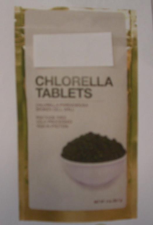 Prehransko dopolnilo, prah posušenih, mrtvih enoceličnih alg Chlorella Pyrenoidosa, stisnjen v obliki tablet mase 0,25 g.

Tablete so pakirane v embalaži za prodajo na drobno, v vrečke po 57 g (225 tablet), 113 g (450 tablet) ali 227 g (900 tablet).

Priporočena dnevna količina: 20 - 40 tablet (5 - 10 g).