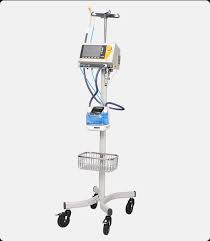 Dihalni aparat – mehanski ventilator, neinvazivni.
Uporablja se za izvajanje neinvazivne mehanske ventilacije ((Continous Positive Airway Pressure) - neprekinjen stalni pozitivni tlak dihalnih poti) nedonošenčkov in dojenčkov.