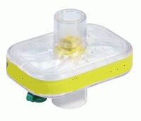 Filter za čiščenje zraka v obliki štirioglate plastične posodice s cevnima priključkoma (22F-22M/15F). V notranjosti se nahaja filtrni material iz steklenih vlaken.
Uporablja se za bakteriološko zaščito pacienta, ki je na dihalnem aparatu (ventilatorju) ali napravi za anestezijo. Namesti se na povezovalne cevi (dihalne) med pacientom in aparat.

Prepozna se kot pribor dihalnega aparata ali ventilatorja.