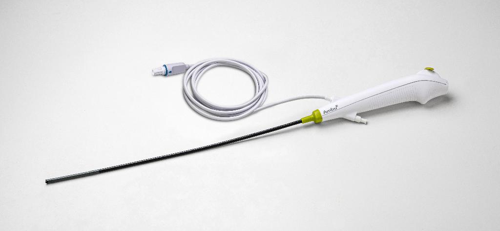 Del endoskopske naprave (citoskop) sestavljen iz:
•	ročaja z različnimi upravljalnimi gumbi in odprtinami,
•	delom za vstavljanje in izvajanje pregleda, na vrhu opremljenim s kamero ter virom svetlobe (dolžine 390 mm; zunanji premer 2,2-5,4 mm; gibljiv vrh; delovni kanal 2,2 mm) in
•	povezovalnega kabla za prenos podatkov (slike) do monitorja.
Namenjen je za enkratno uporabo pri izvajanju endoskopskih pregledov spodnjega urinarnega trakta.