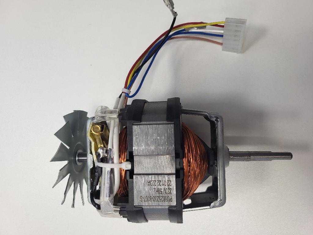 Elektromotor na enofazni izmenični tok s komutatorjem, z nazivno napetostjo 230 V, frekvenco 50 Hz, izhodno močjo 380 W in nazivno hitrostjo 12 500 obr./min. Elektromotor brez ohišja, z največjim zunanjim premerom 80 in dolžino 166 mm je sestavljen iz rotorja in statorja. Na osi rotorja je na enem koncu opremljen s tekačem ventilatorja, ki služi za hlajenje navitja.
Uporablja se za vgradnjo v gospodinjske aparate.