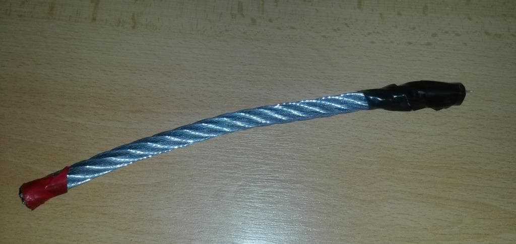 Oceľové pozinkované lano s priemerom 10 mm, spletené zo šiestich laniek, vyrobené z inej ako nehrdzavejúcej ocele. Zasielané z Číny.