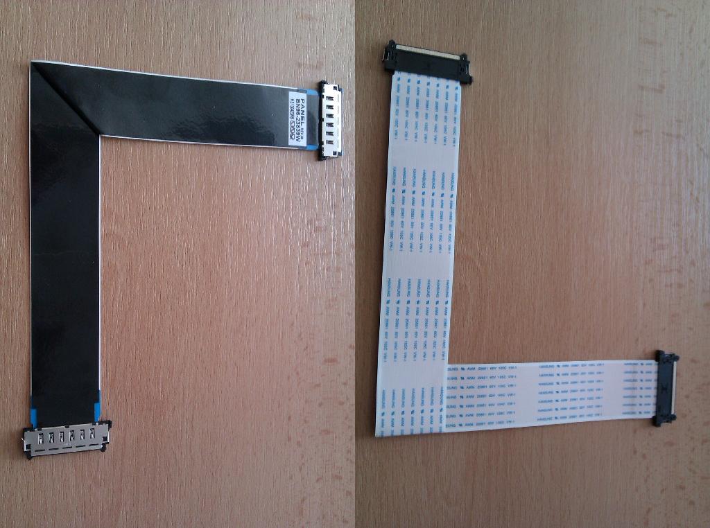 LVDS kábel (Low-Voltage Differential Signal) určený na montáž do monitorov a televíznych prijímačov. Používa sa výhradne na komunikáciu medzi LCD panelom a elektronickými obvodmi spracujúcimi videosignál. Vysokorýchlostný prenos dát sa uskutočňuje rýchlosťou vyššou ako 600 MBIT/SEK, pri nízkom napätí 1,25 V. Vnútornú štruktúru tvoria ploché vodiče, na povrchu neoddeliteľne spojené v hmote. Ide o tlačené obvody.