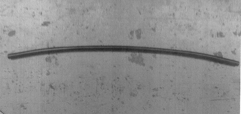 Švová oceľová rúra rádiusového tvaru s prelismi a s rozmermi 25 x 1150 mm. Rúra má špecifický tvar a používa sa hlavne ako súčasť výstuhy zadného nárazníka osobných motorových vozidiel. Je vyrobená z materiálu SPBH1470Hv390-USIBOR. Vo všeobecnosti sa dá použiť aj na výrobu paliet, držiakov a podstavcov.
