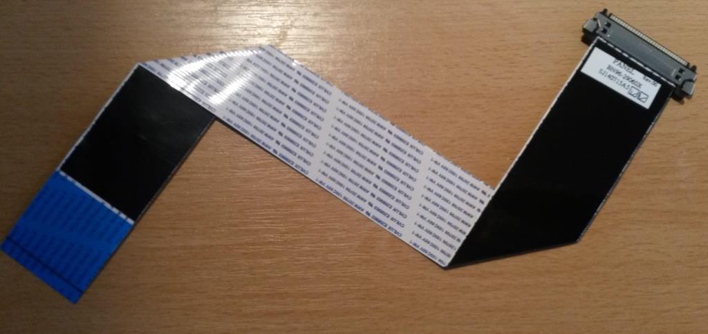 Ide o LVDS kábel (Low-voltage Differential Signal) získaný rôznymi spôsobmi tlačenia na izolačný podklad - tzv. tlačený obvod, určený na montáž do televíznych prijímačov a do monitorov. Používa sa výhradne na komunikáciu medzi LCD panelom a elektronickými obvodmi spracúvajúcimi videosignál. Vysoko rýchlostný prenos dát sa uskutočňuje rýchlosťou vyššou ako 600 Mbit za sekundu pri nízkom napätí 1,25 V. Kábel je na jednom konci vybavený prípojkou s ochranným krytom, ktorá obsahuje kolíky s odstupom 0,5 mm. Vnútornú štruktúru tvoria ploché vodiče, ktoré sú na povrchu neoddeliteľne spojené v hmote.