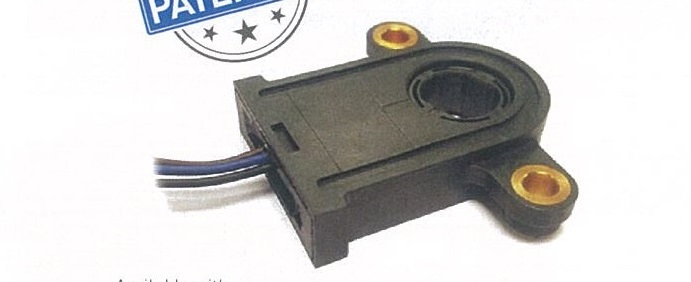 Senzor sníma uhol natočenia osky snímača, podobne ako potenciometer, ale bezkontaktne pomocou hall-effect snímača.