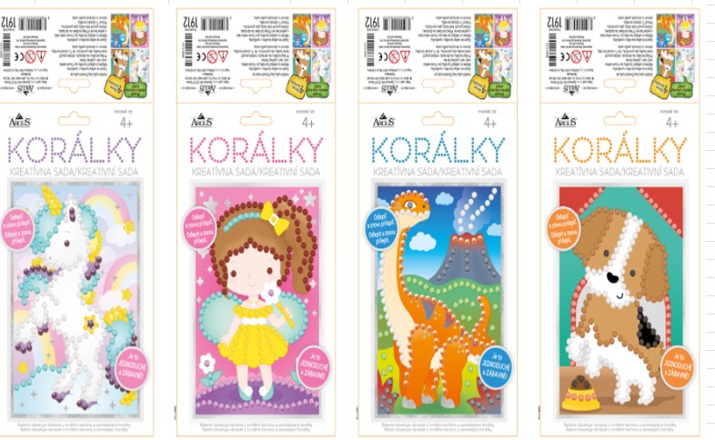 Tovar predstavuje kreatívny set pre deti. Rozmery tovaru: 25 x 16 cm, tovar je v štyroch rôznych dizajnoch. Balenie: OPP vrecko a papierový header. Balenie obsahuje papierovú podložku, na ktorú sa lepia samolepiace plastové korálky na vyznačené políčka. Materiál tovaru: papier, polypropylén. Tovar sa používa na podporu jemnej motoriky.