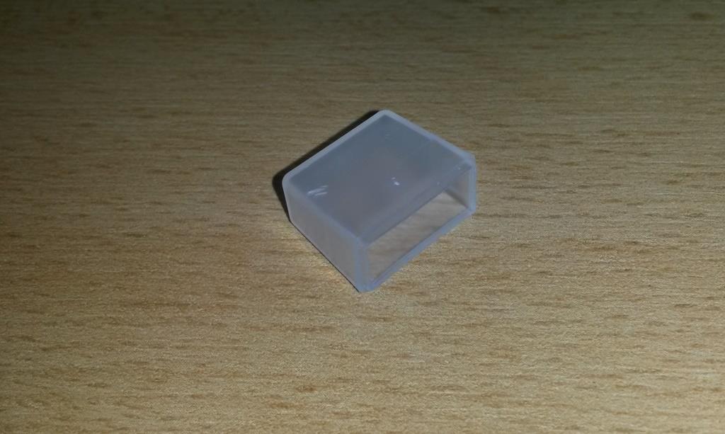 Kryt pre poistku mini - plastová vrchná časť konektora, ktorý slúži na izoláciu a držanie elektrických kontaktov a nožovej poistky. Po zasunutí poistky sa na konektor nasadí kryt, ktorý ju chráni pred prachom a nečistotami, prípadne vlhkosťou a vodou.