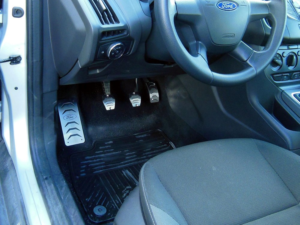 Kryt brzdového pedálu z vulkanizovaného kaučuku používaný pri výrobe motorových vozidiel.